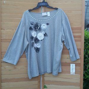 gray floral tunic top